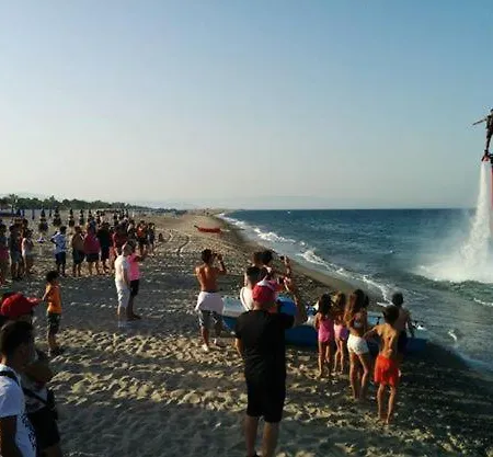 Апартаменты Badolato Seaside *